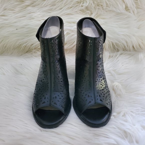 Jessica Cline Black Open Toe Laser Cut Chunky Heel SZ 7.5M - Picture 3 of 10